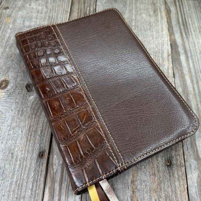 Two-Tone Genuine Florida Alligator / Mocha Goat, Wide Margin Cameo KJV Bible